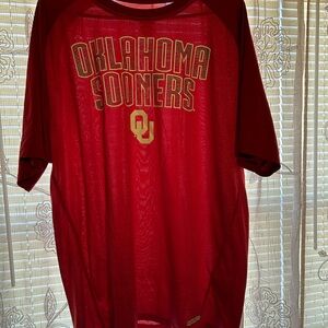 Section Majestic Red Graphic Tee